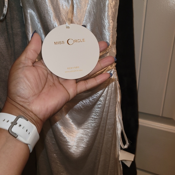 Montego White Satin Slit Dress S 10-12 - Picture 3 of 4